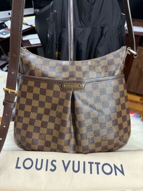 Louis Vuitton Blumsburry PM DE Crossbody,